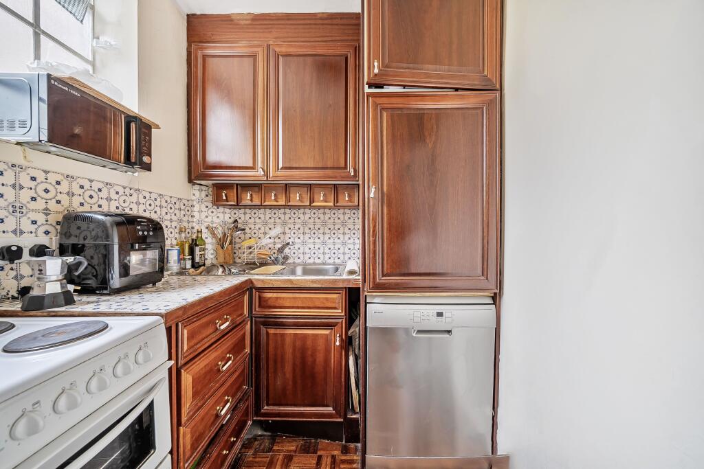 Apartment in London, Royal Borough of Kensington and Chelsea - View 2