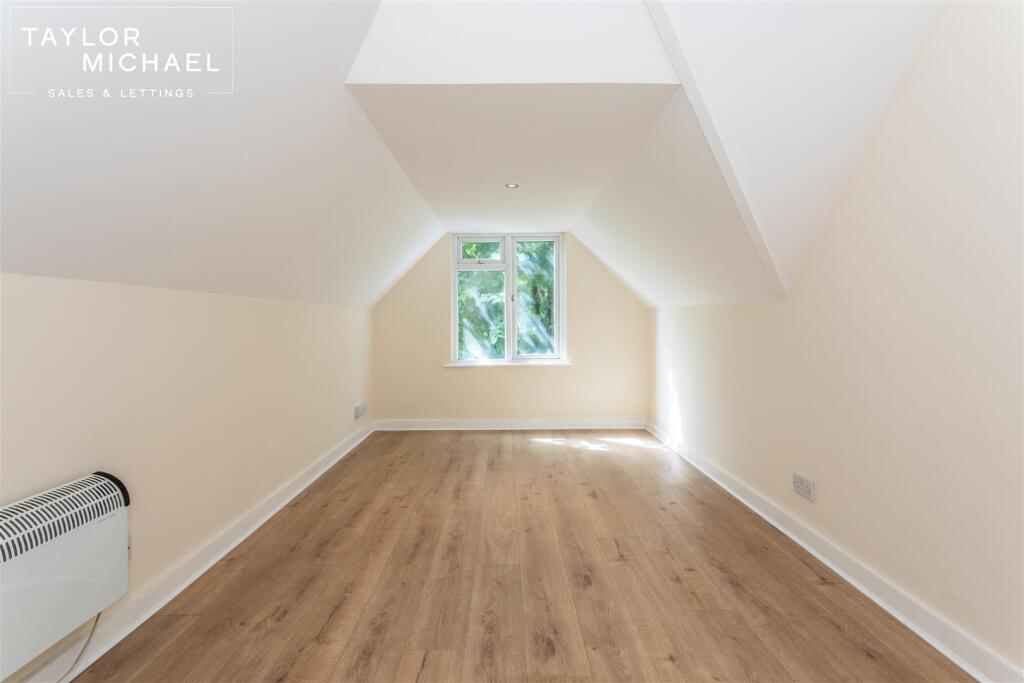 Apartment in Brighton - View 3