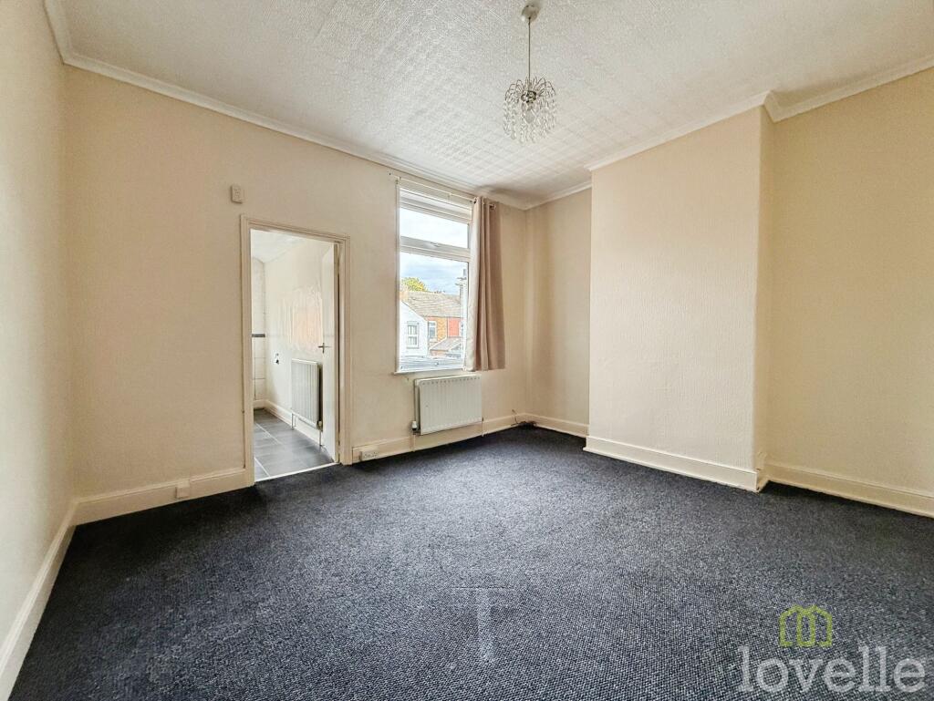 House in West Lindsey, Gainsborough - More