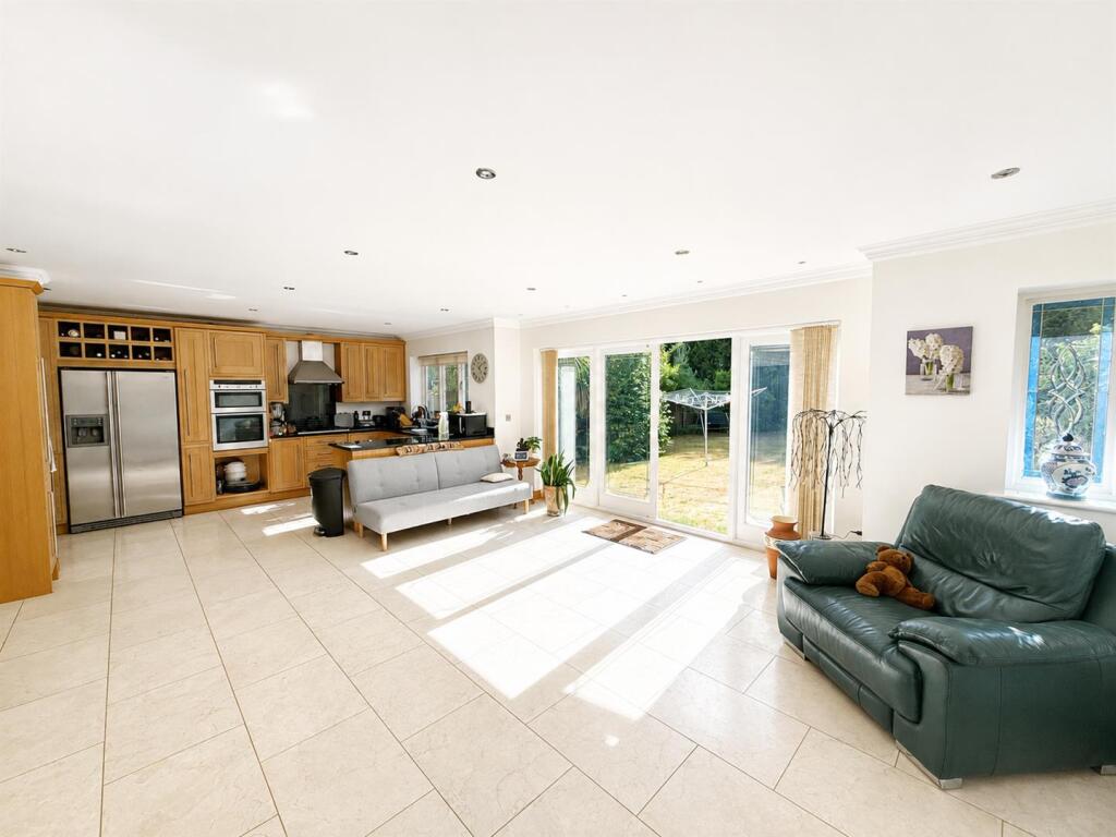 House in Brentwood, Shenfield - View 5