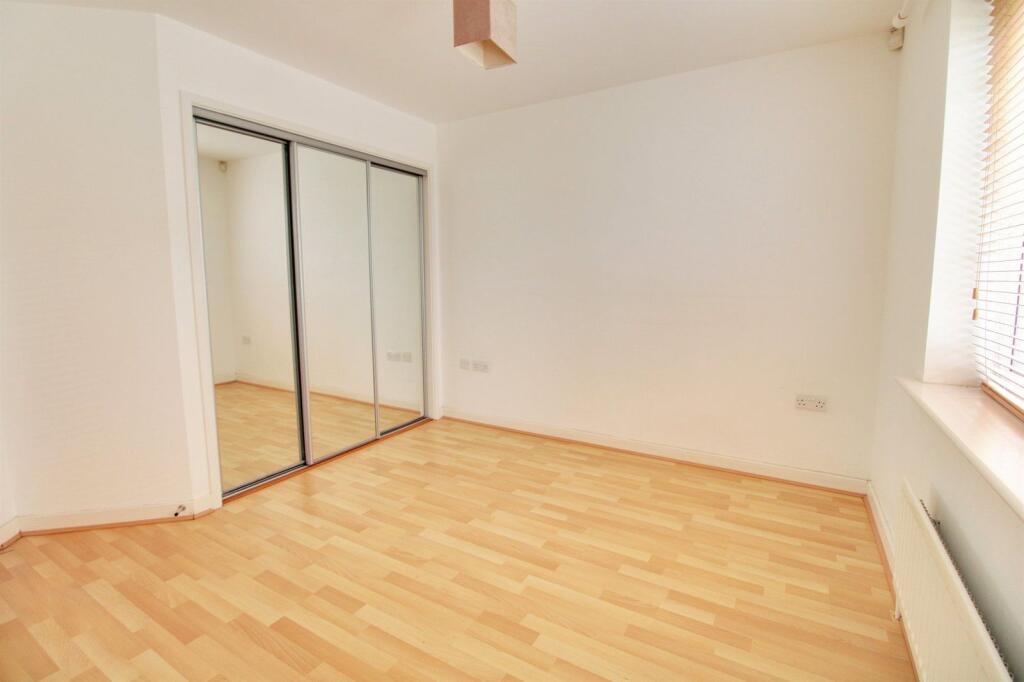 Apartment in Adur, Shoreham-by-Sea - More