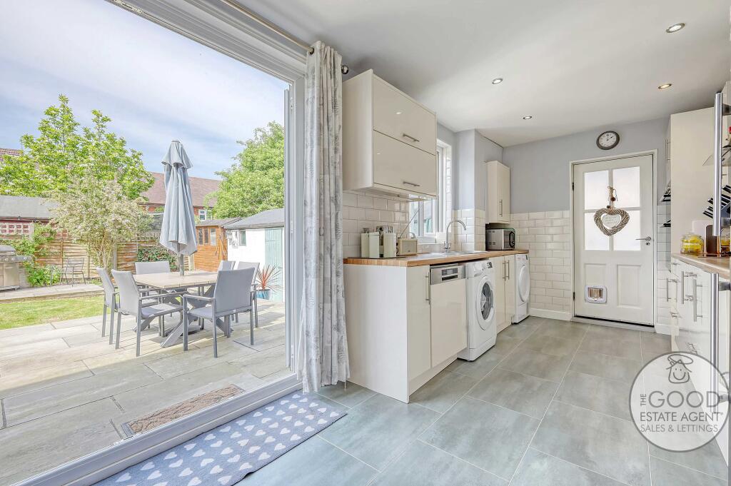 Main image of property: Thistle Mead, Loughton, IG10