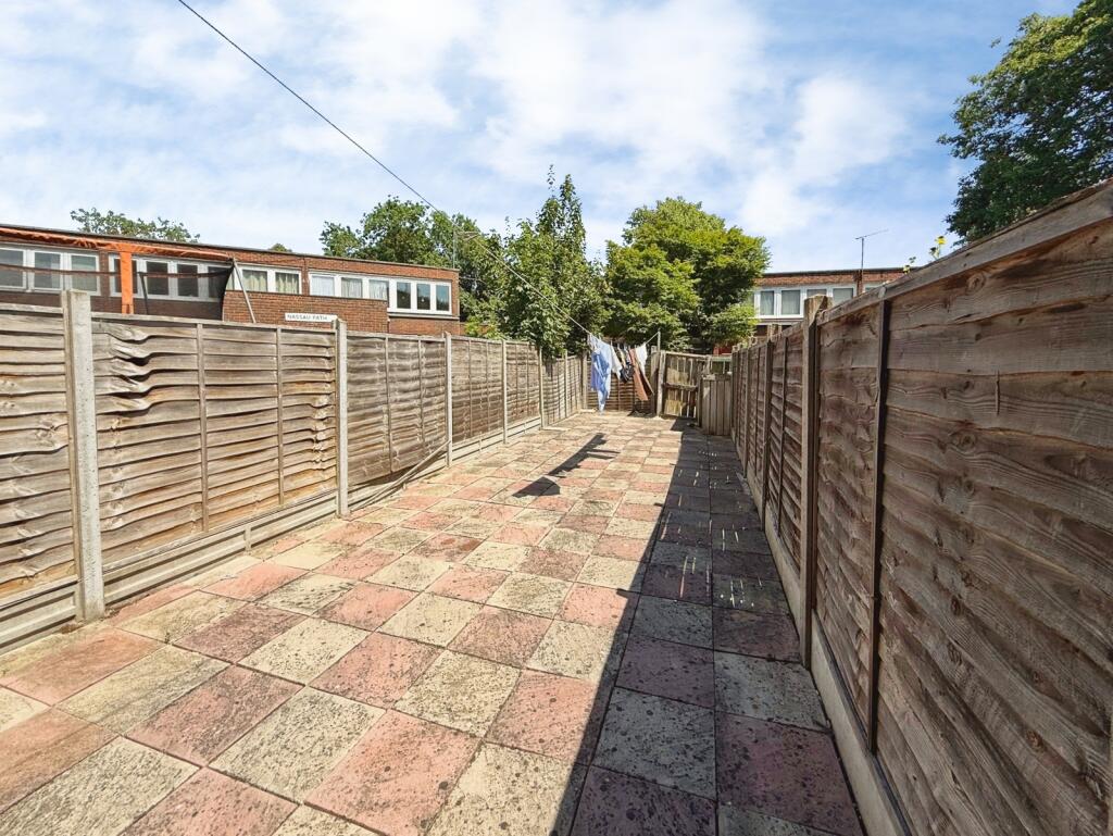 Nassau Path, London, SE28 photo 4