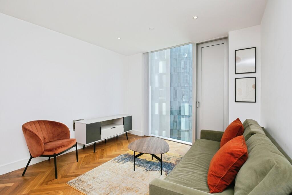 Apartment in Manchester, City Centre - View 3