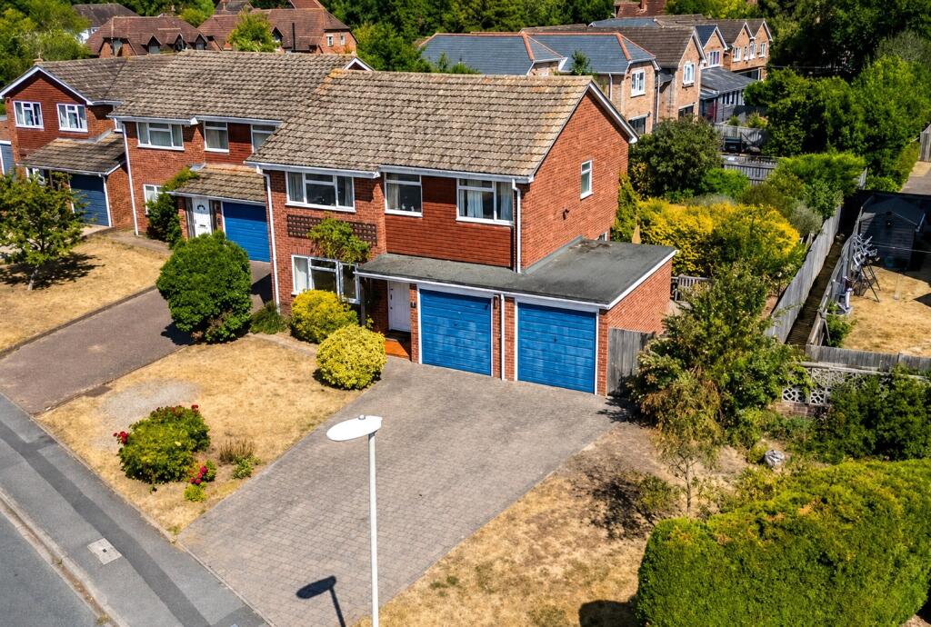Main image of property: Elizabeth Rout Close, Spencers Wood, Reading, Berkshire, RG7