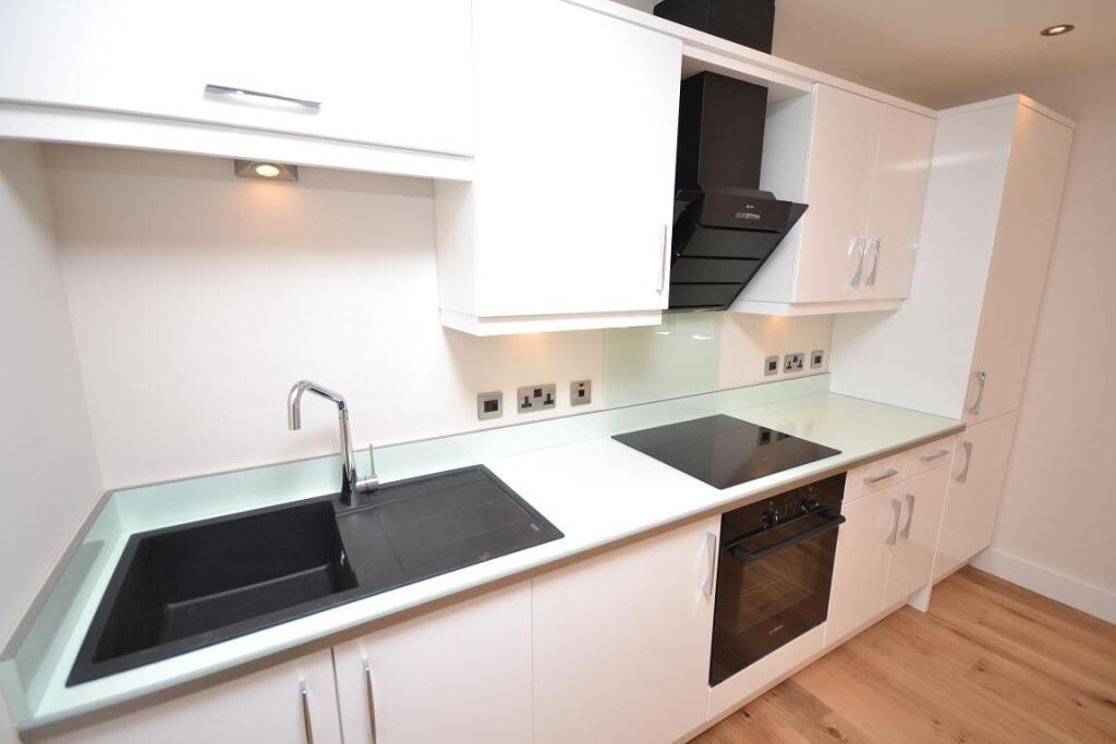 Apartment in Reading, Caversham - View 3