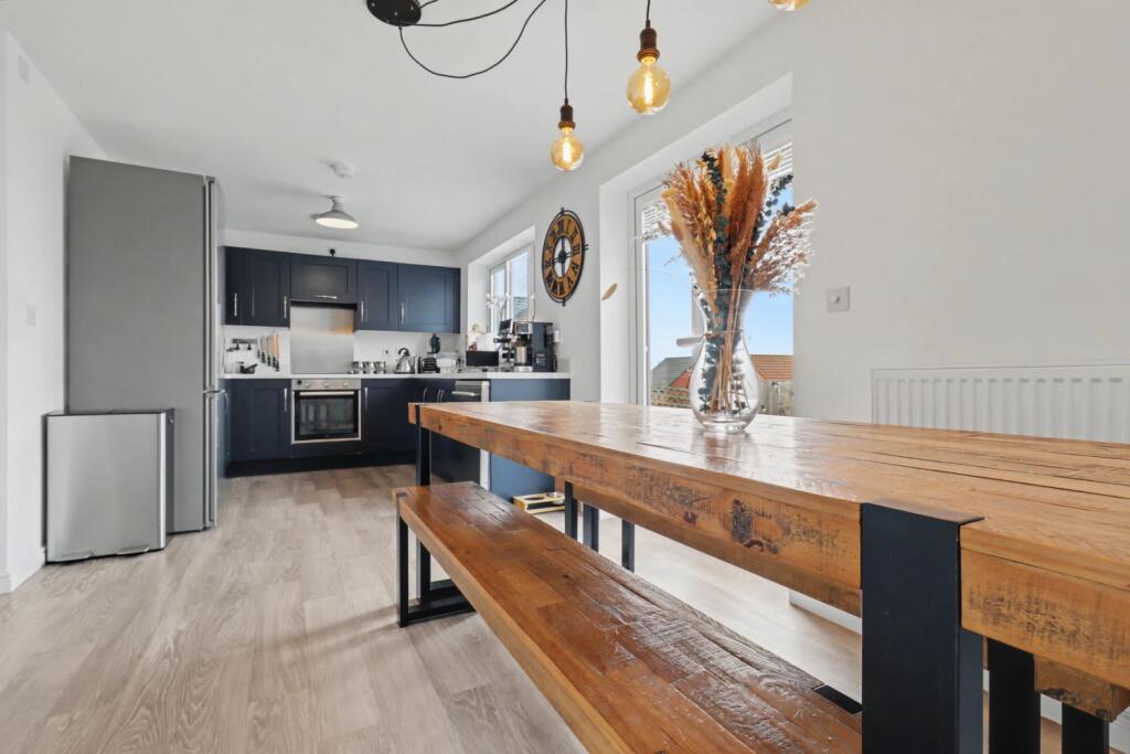 Oak Tree Crescent, Knottingley, Yorkshire, WF11 photo 3