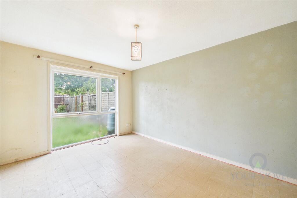 House in Northampton, Thorplands - View 4