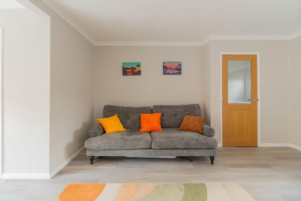 House in Harborough, Fleckney - More