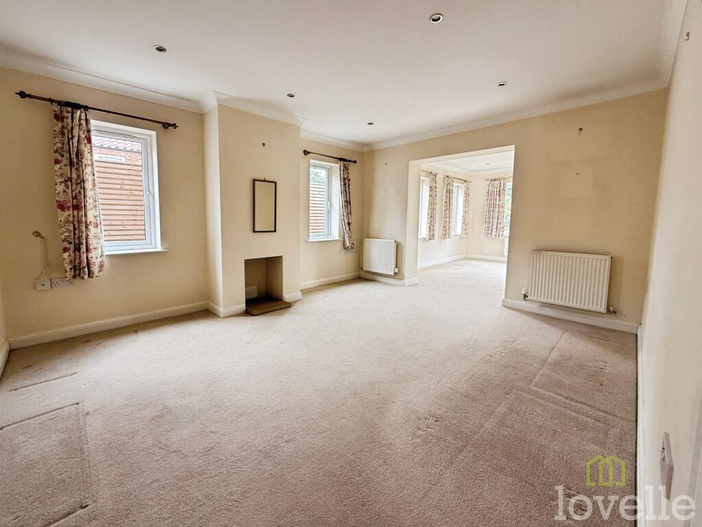 House in Lincoln - View 3