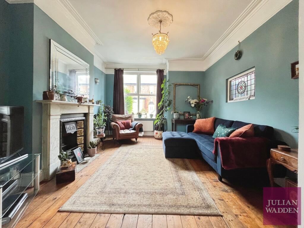 House in Stockport, Heaviley, Cale Green - View 2