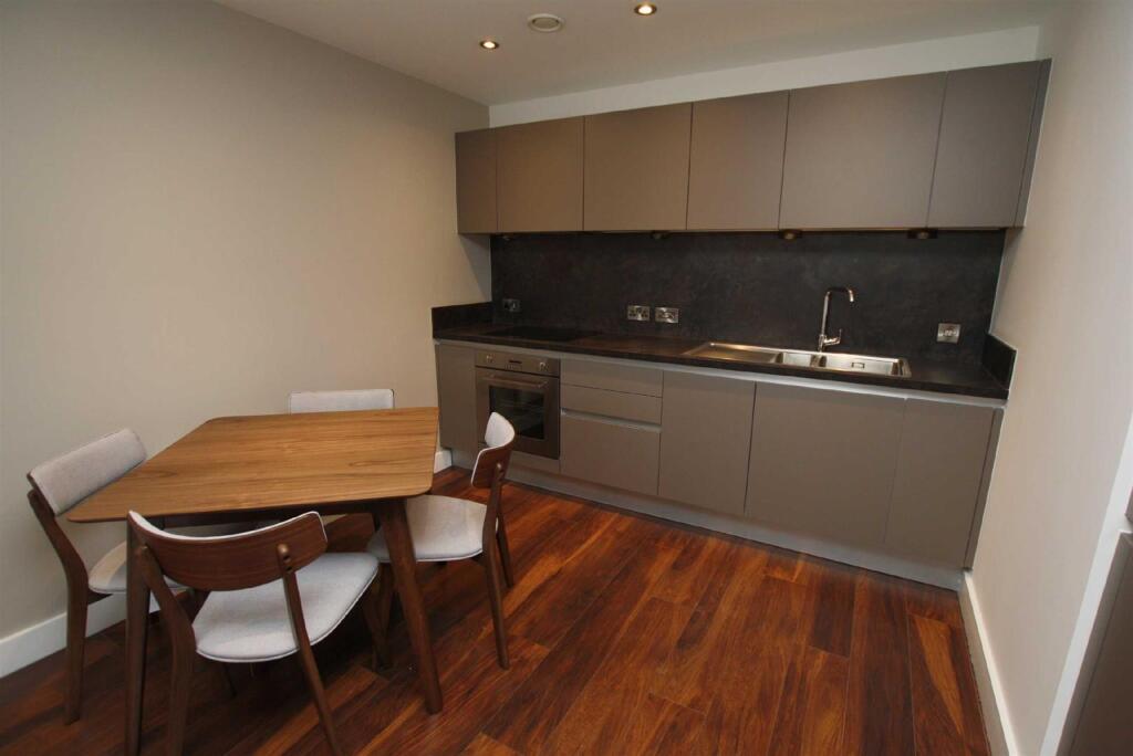 Apartment in Manchester - View 3