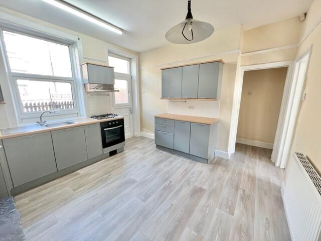 House in Calderdale, Dean Clough, Akroydon - View 3