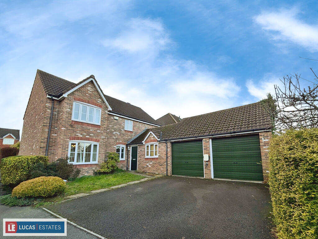 4-bed detached on Clos Coed Bach, Blackwood, £375,000