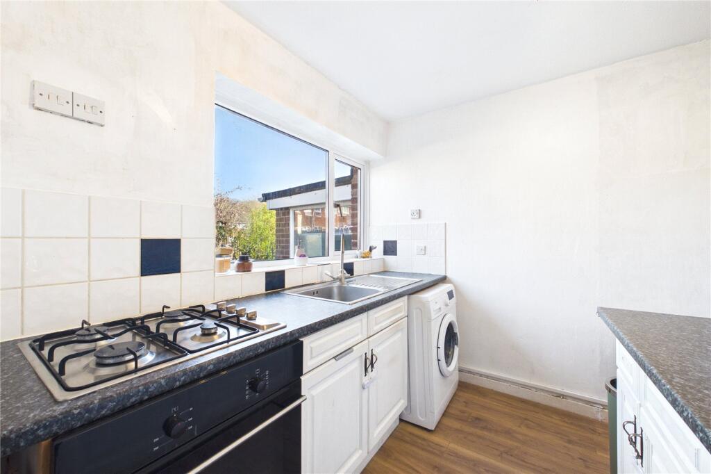 Stephens Road, Tadley, Hampshire, RG26 photo 5