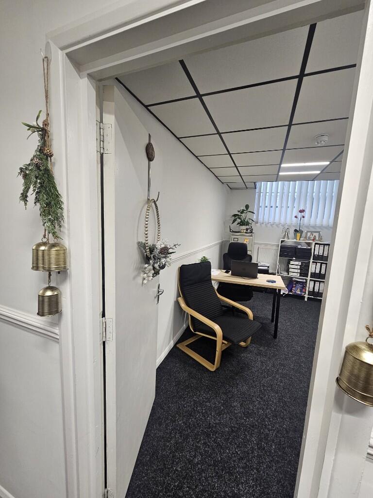 170SQ FT OFFICE