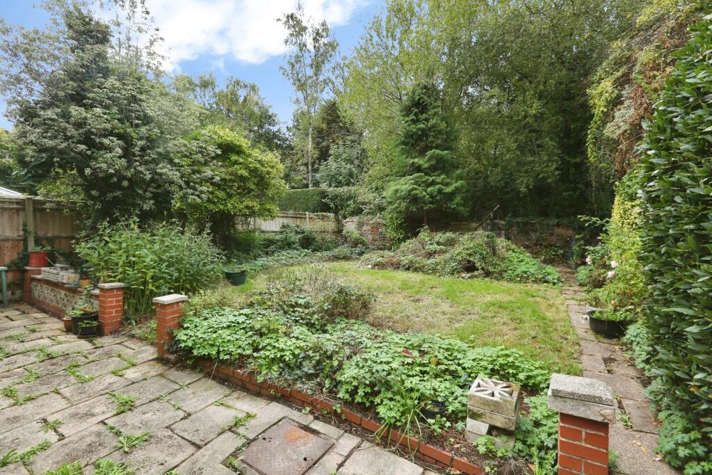 House in Eastleigh, Boyatt Wood - View 3