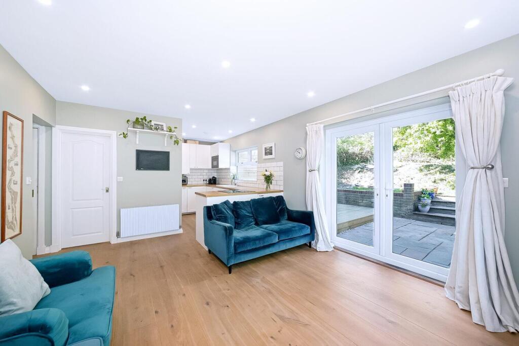 Apartment in London - More
