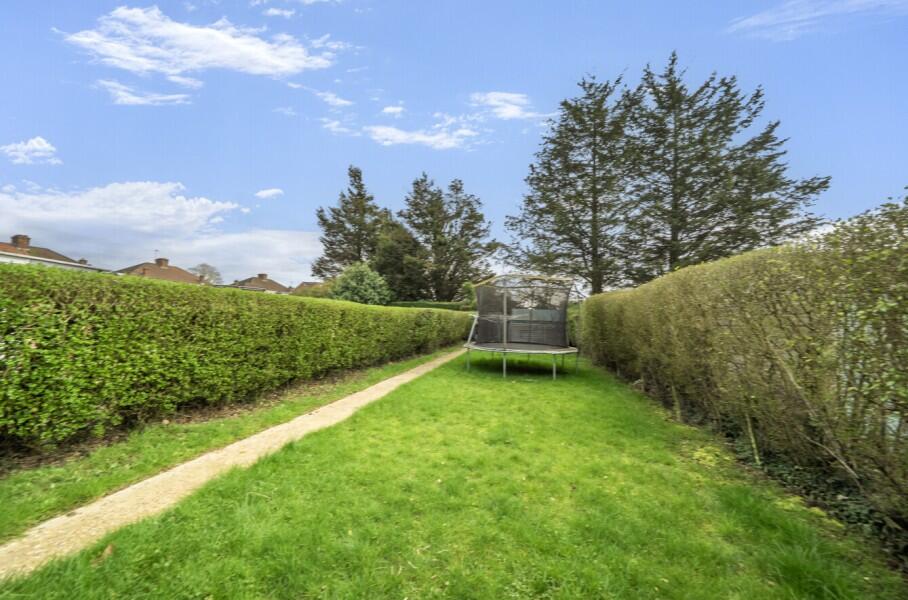 Girton Avenue, Kingsbury, NW9 9UD photo 4