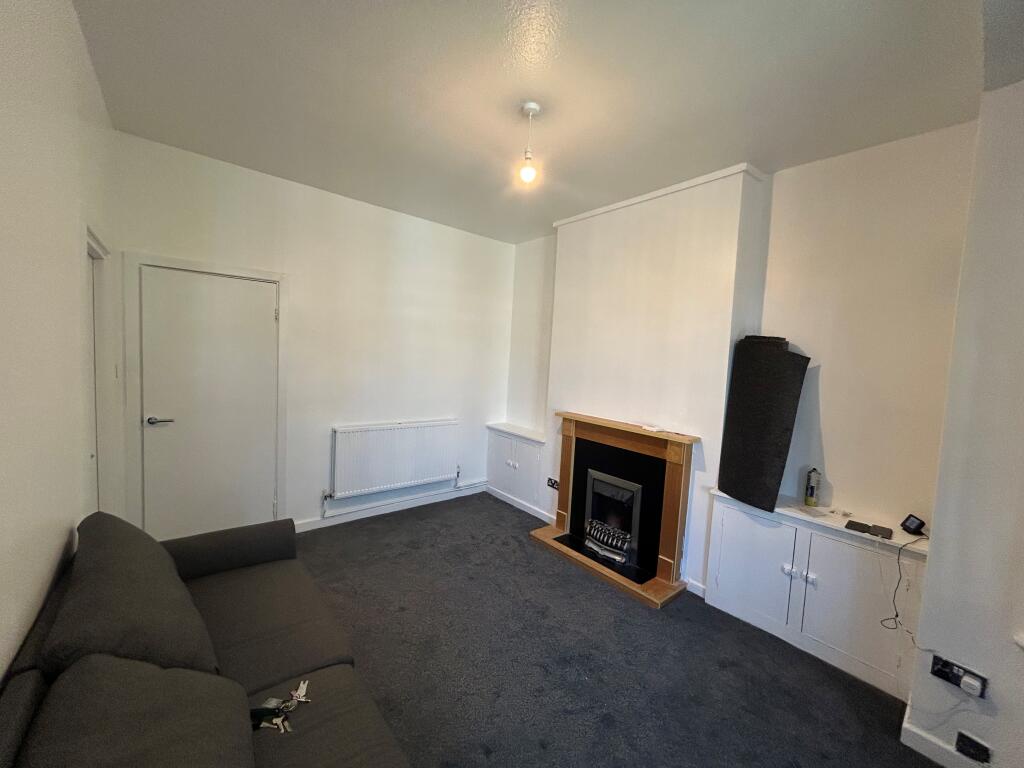 Apartment in Liverpool, Cabbage Hall, Tuebrook - More