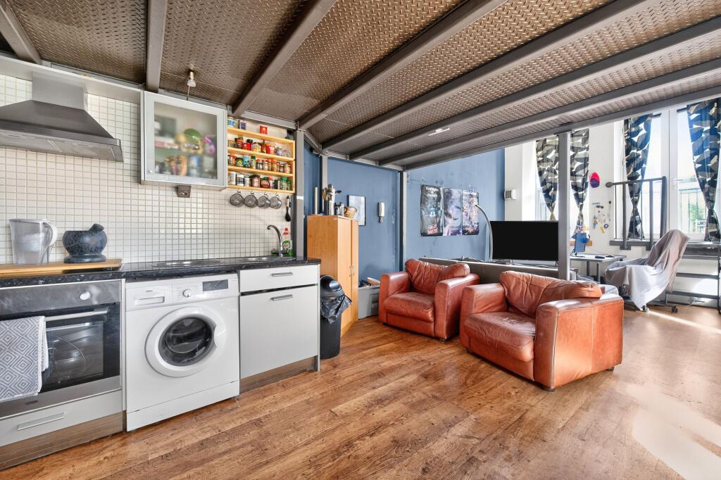 Apartment in Wakefield - View 5