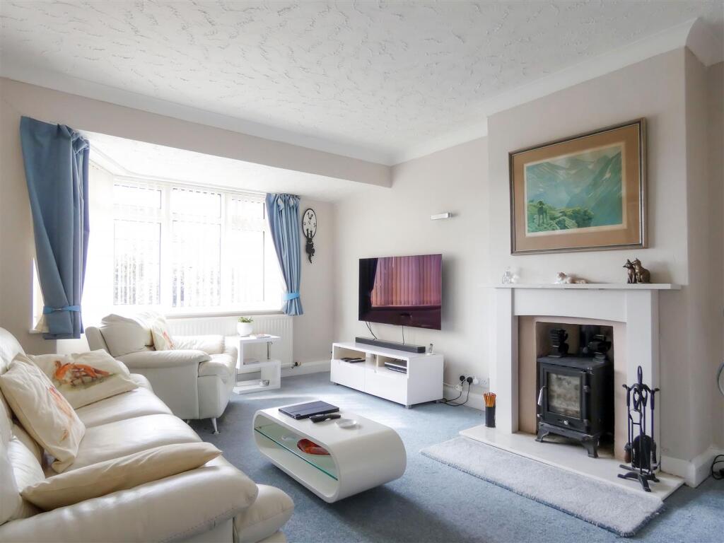 The Crescent, Rustington photo 2