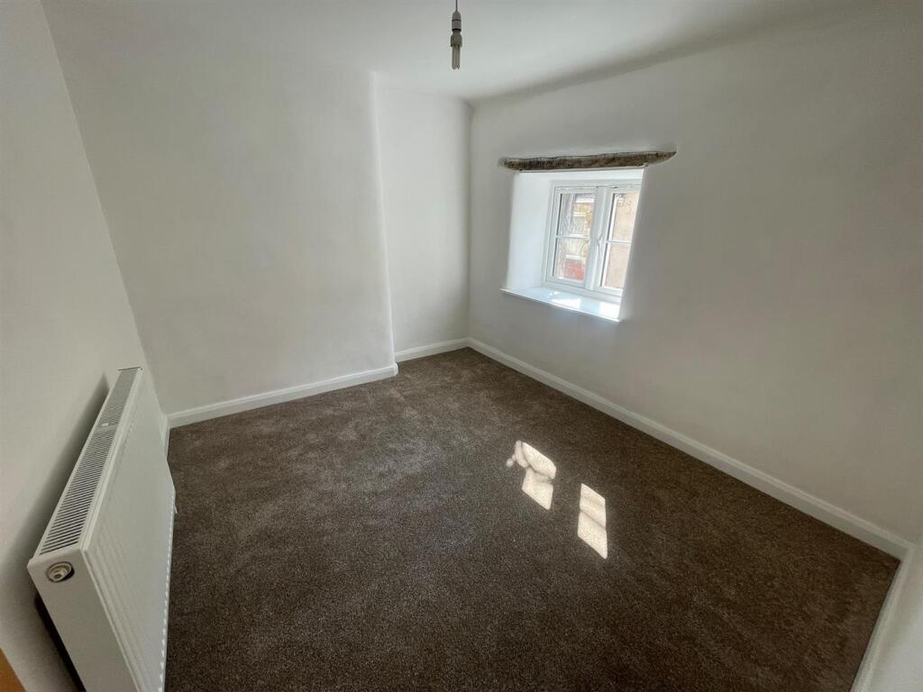 House in Taunton - View 5