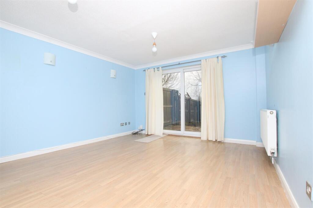 Grecian Way, Broadfields, Exeter photo 3