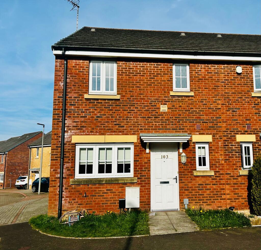 Main image of property: Lonydd Glas, Llanharan, CF72