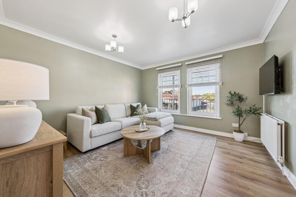 Main image of property: 43 Riverford Road, Flat 1/1, Shawlands, Glasgow, G43 1RX