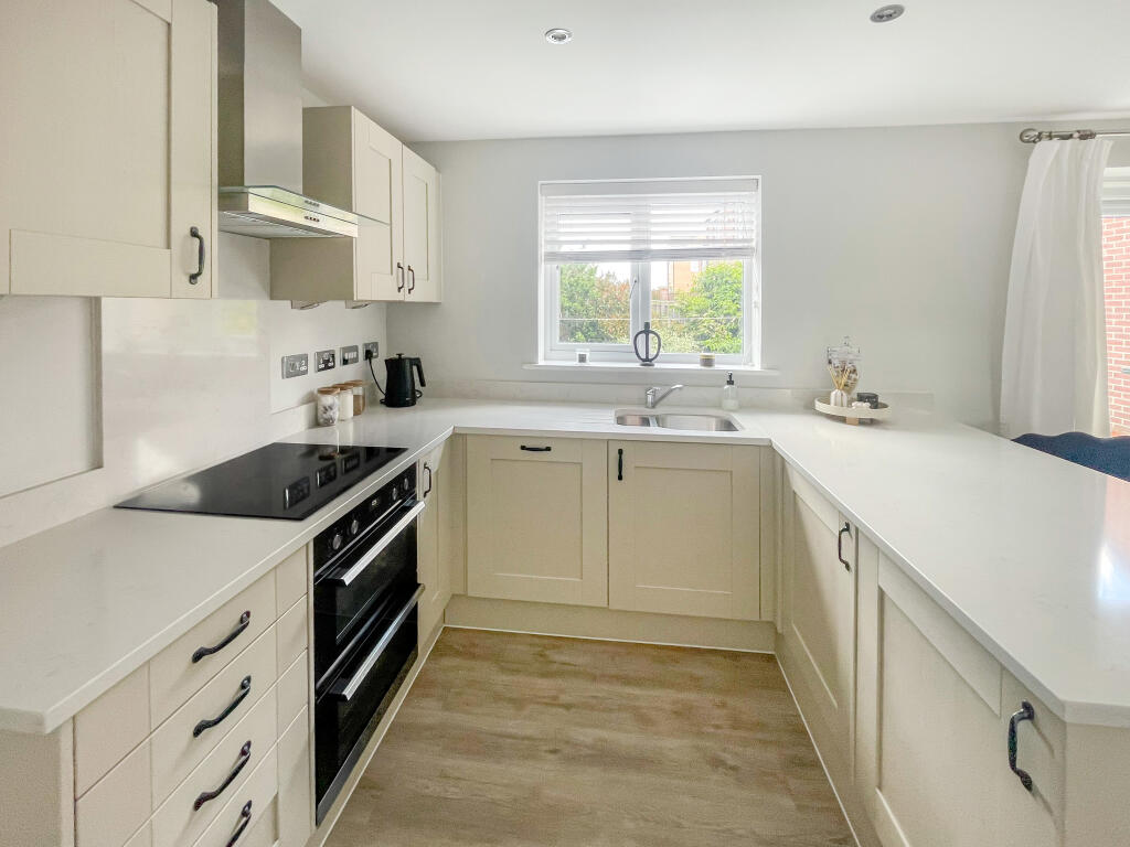 Lundhill Drive, Wombwell, Barnsley photo 5