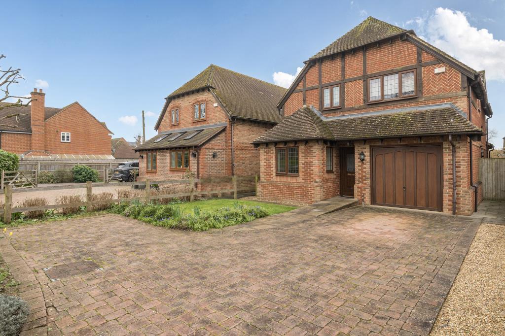 Main image of property: Church Gate, Thatcham, RG19