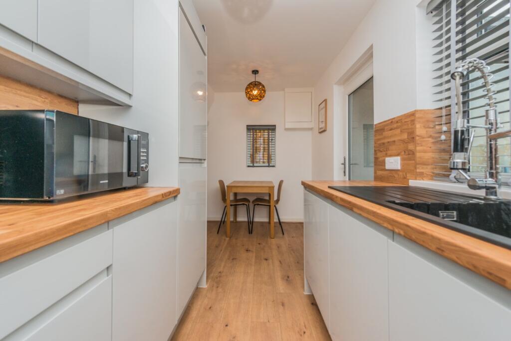 House in Kirklees, Birkenshaw Bottoms - View 5