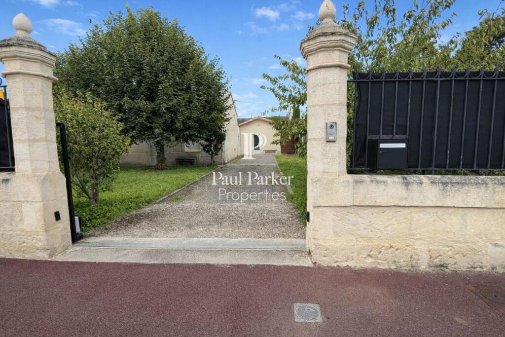 Main image of property: Aquitaine, Gironde, Le Bouscat