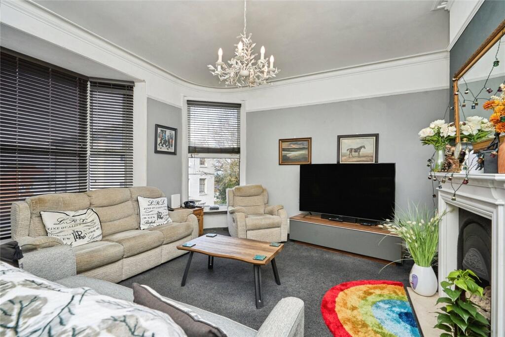 Apartment in Ryde, Oakfield - View 3