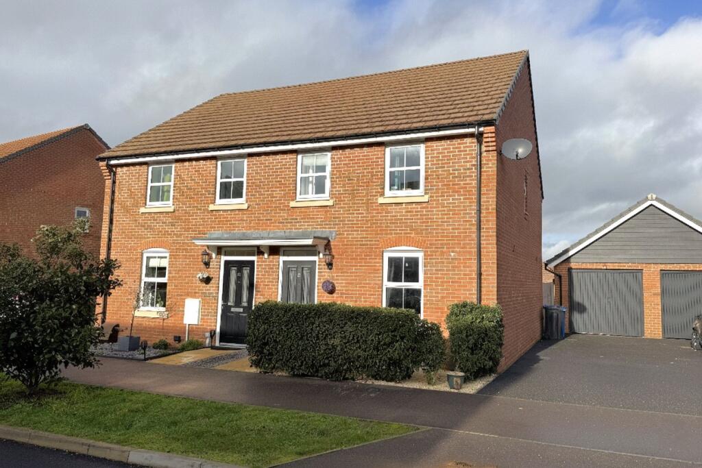 Titchener Way, Hook, Hampshire, RG27, Hampshire