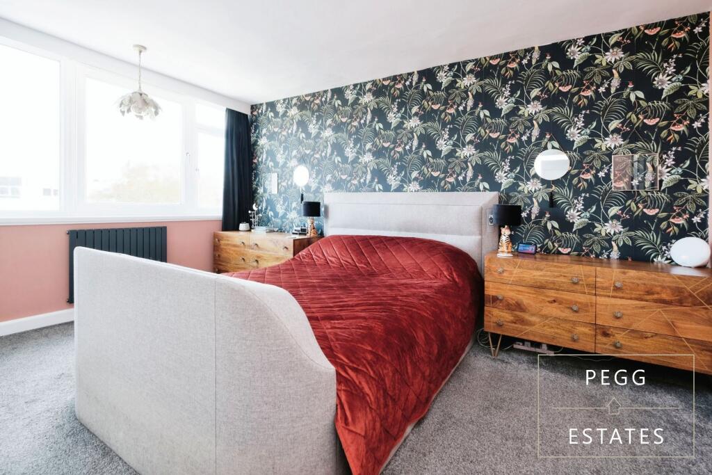 Apartment in Torquay - More