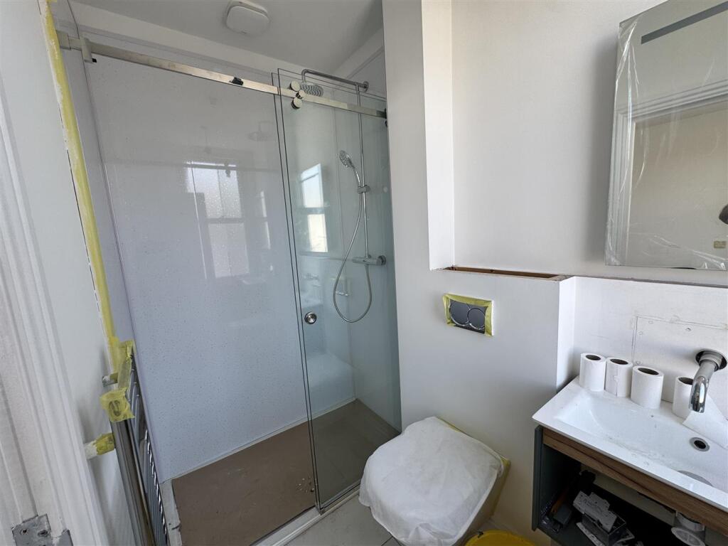 2 bedroom maisonette for rent