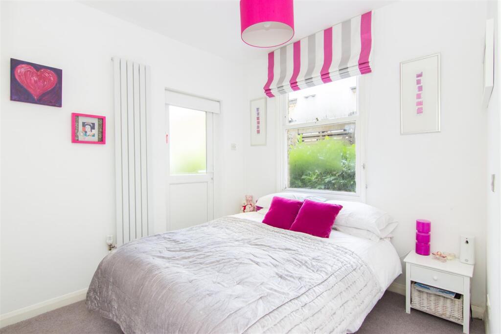 Apartment in London, Mortlake - View 4