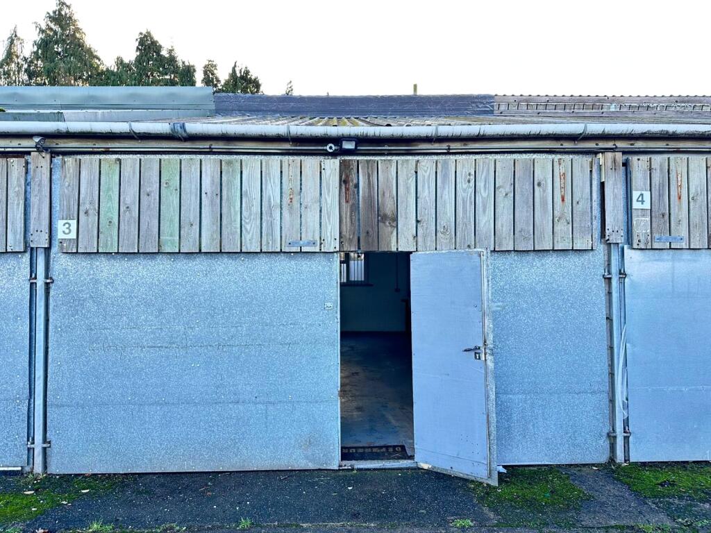 Main image of property: Markham Farm, Martcombe Road, Easton-In-Gordano, Bristol, North Somerset, BS20