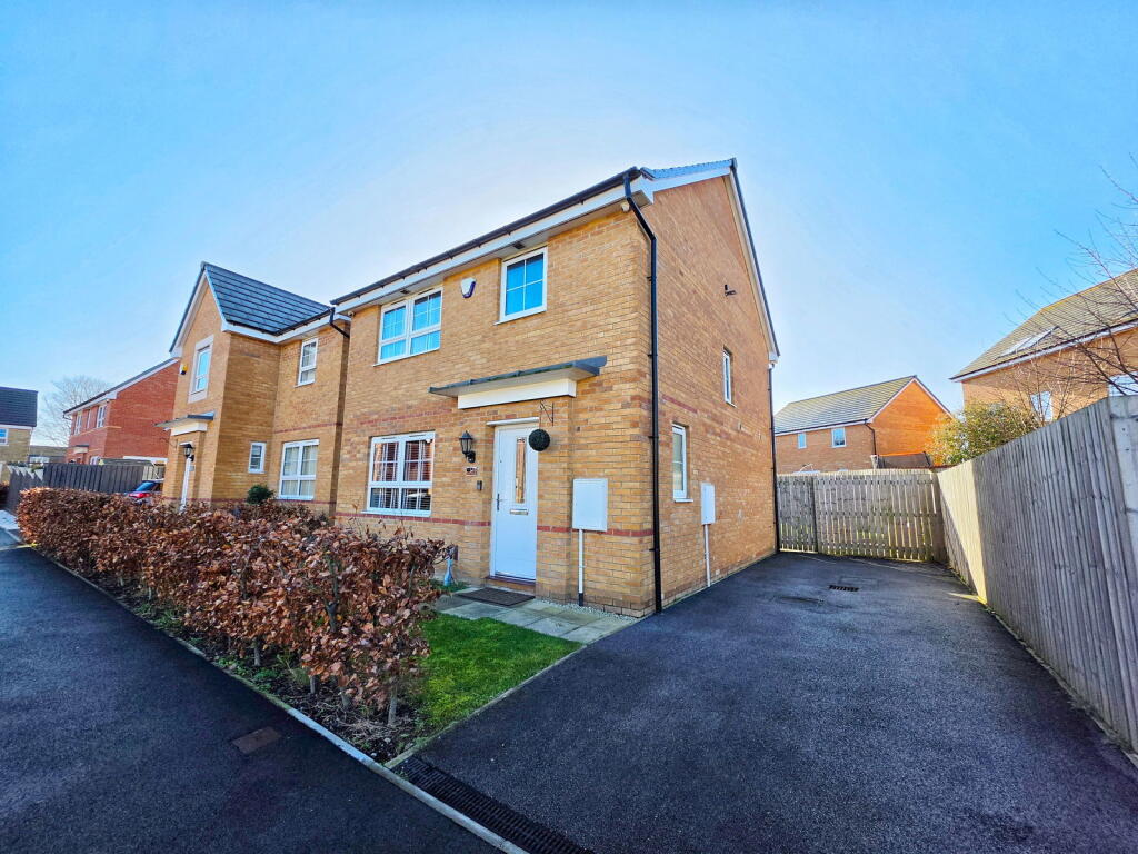 Main image of property: Oriel Way, Royston, Barnsley, S71 4GH
