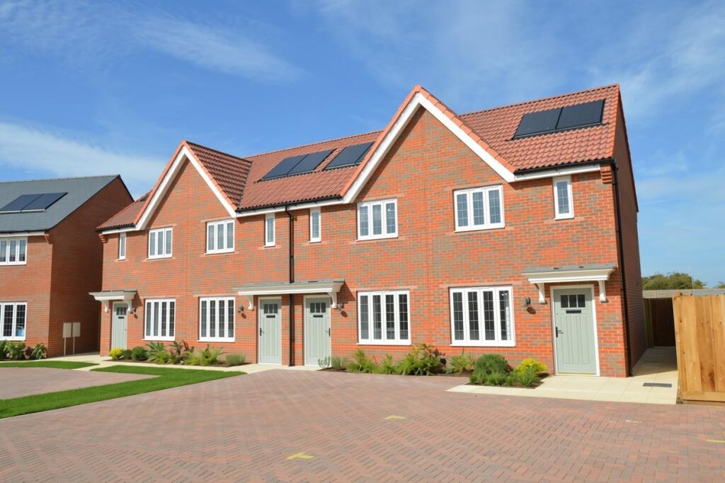 2-bed terraced on High Street, 
Walton, 
Felixstowe,
IP11 9QN, £255,000