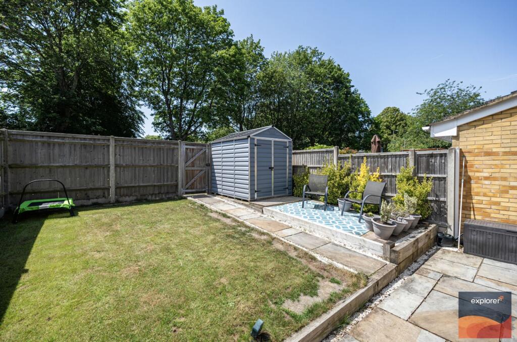 House in Basingstoke and Deane, Buckskin - View 4