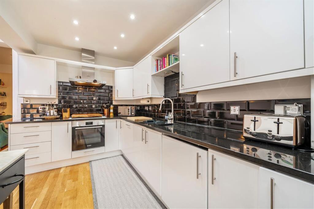 House in London - View 4
