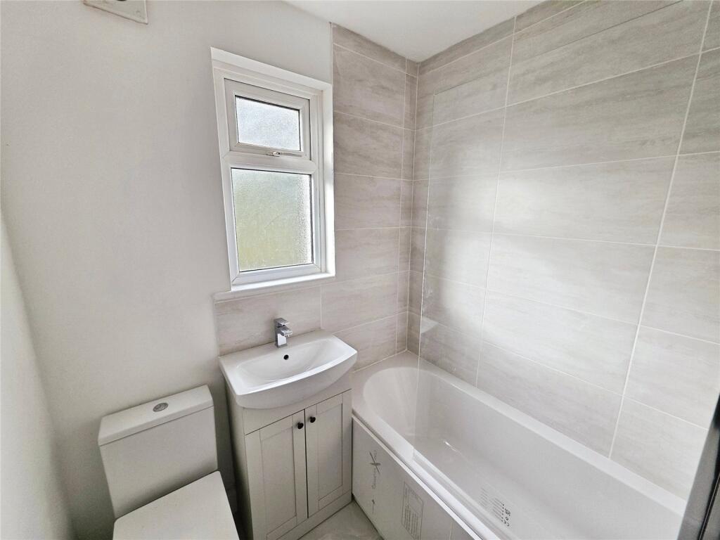 House in Gillingham, Medway - View 5