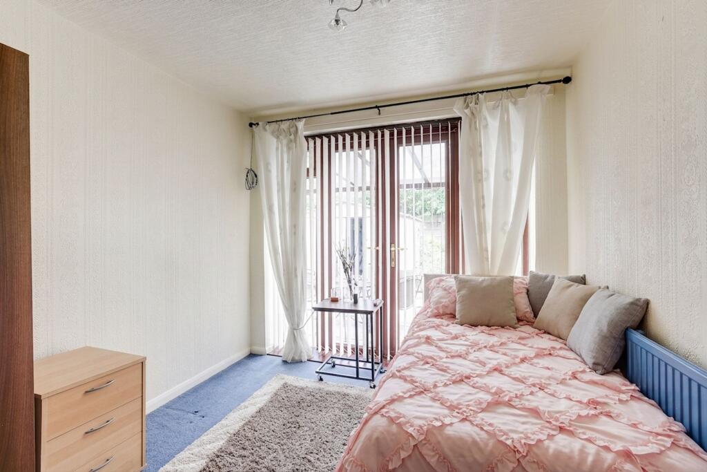 House in Nottingham, Rise Park - More