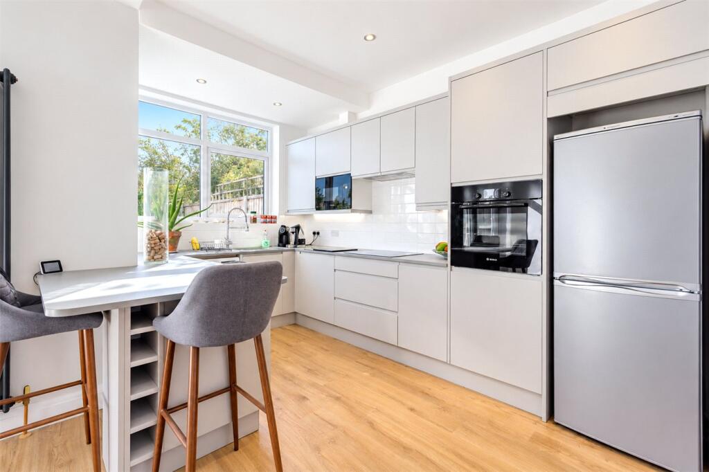 House in Southend-on-Sea - View 4