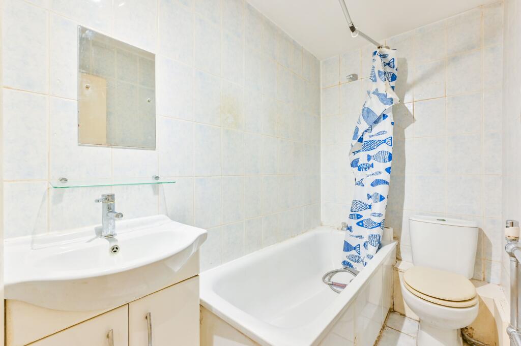 Apartment in London, Paddington - View 4