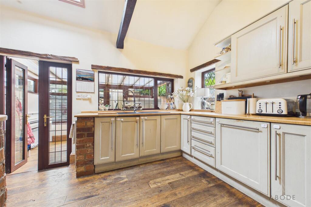 House in Stoke-on-Trent - More