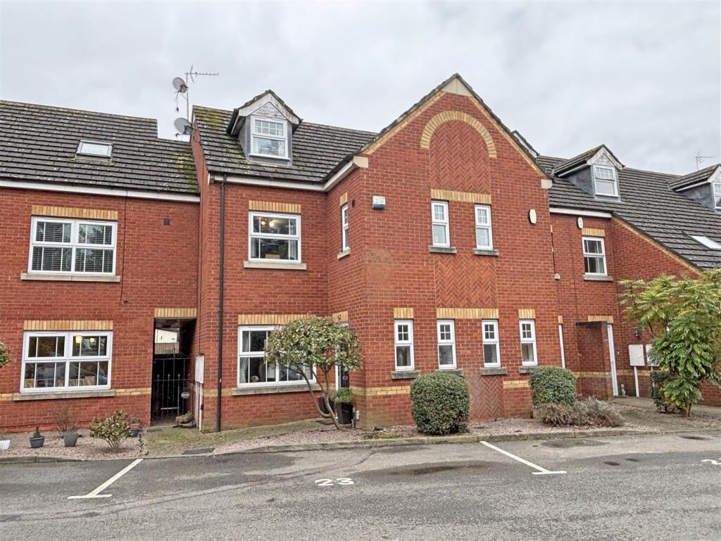 Main image of property: Sandtone Gardens, Spalding